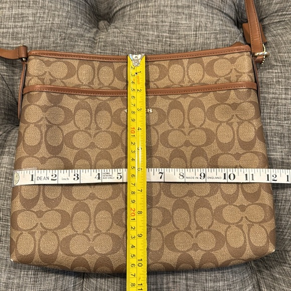 Coach Bag Signature Monogram Crossbody - Picture 17 of 17